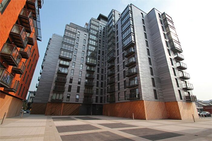 2 Bedroom Flat To Rent In Railway Terrace, Slough, SL2