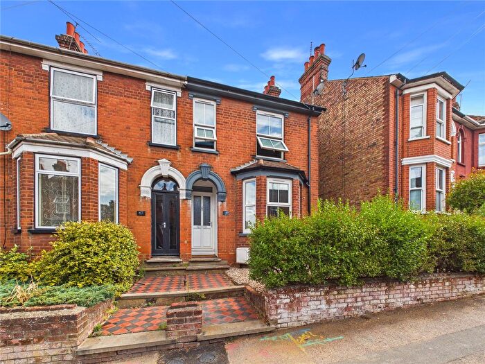 3 Bedroom Semi Detached House For Sale In Grove Lane, Ipswich, Suffolk, IP4