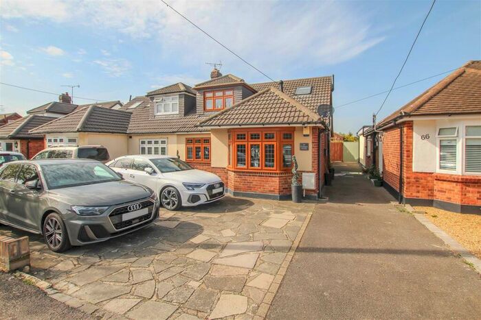 4 Bedroom Semi-Detached House For Sale In Cadogan Avenue, West Horndon, Brentwood, CM13