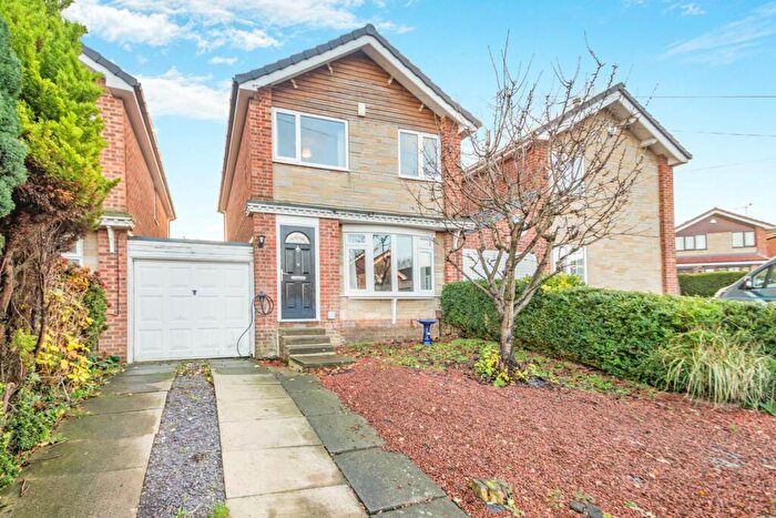 3 Bedroom Detached House To Rent In Coteroyd Avenue, Churwell, LS27