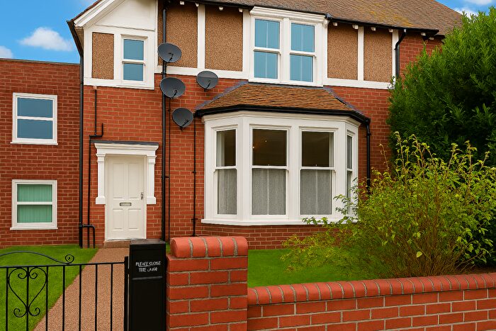 Flat To Rent In Carlton Road - Weymouth, DT4