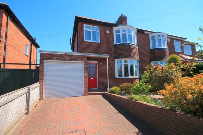 3 Bedroom Semi-Detached House To Rent In Moor Crescent, Gilesgate, DH1