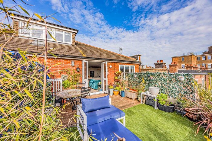 3 Bedroom Flat For Sale In Southsea, Portsmouth, PO5