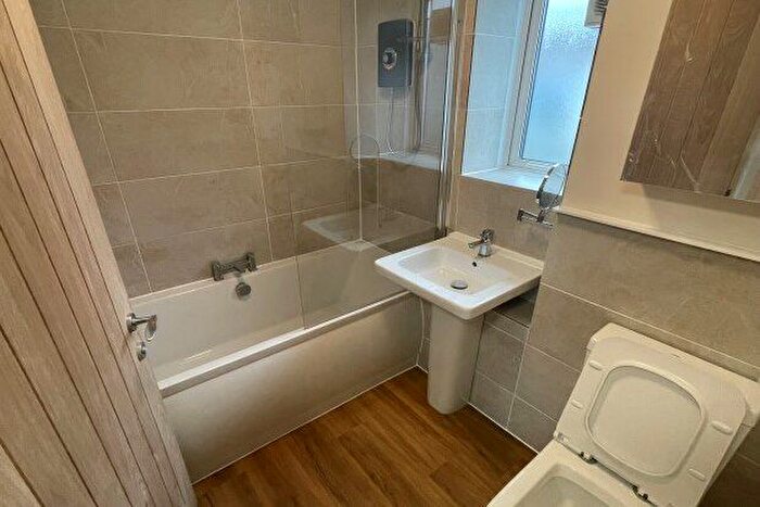 1 Bedroom Flat To Rent In Lind Road Eleonora Terrace, Sutton, SM1
