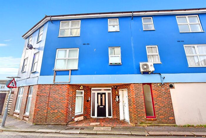 1 Bedroom Flat For Sale In High Street, Bognor Regis, West Sussex, PO21