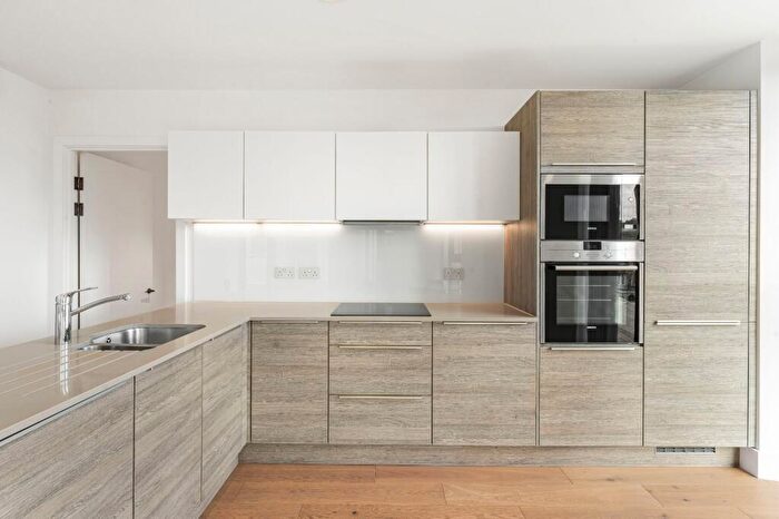 2 Bedroom Flat For Sale In East, Kingsland High Street, E8