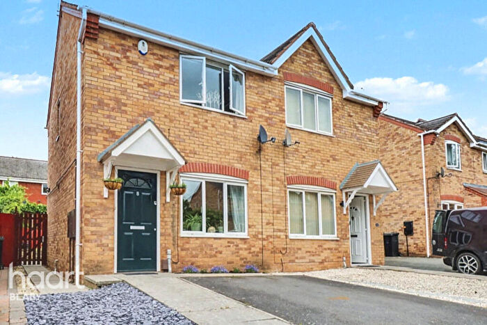 2 Bedroom Semi Detached House For Sale In Autumn Road, Leicester, LE2