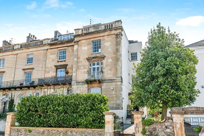 2 Bedroom Flat For Sale In Aberdeen Road, Cotham, Bristol, BS6