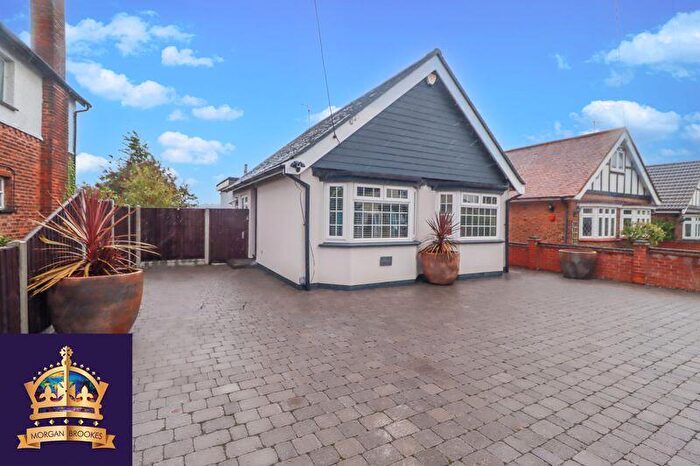 2 Bedroom Detached Bungalow To Rent In Brackendale Avenue, Basildon, SS13
