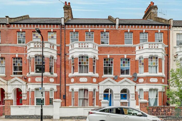 2 Bedroom Flat To Rent In Mazenod Avenue, West Hampstead, NW6