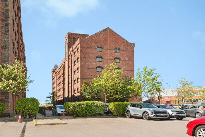 2 Bedroom Apartment For Sale In Dock Road, Birkenhead, CH41