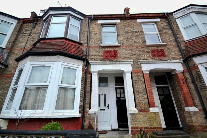 2 Bedroom Flat To Rent In Kitchener Road, East Finchley, N2