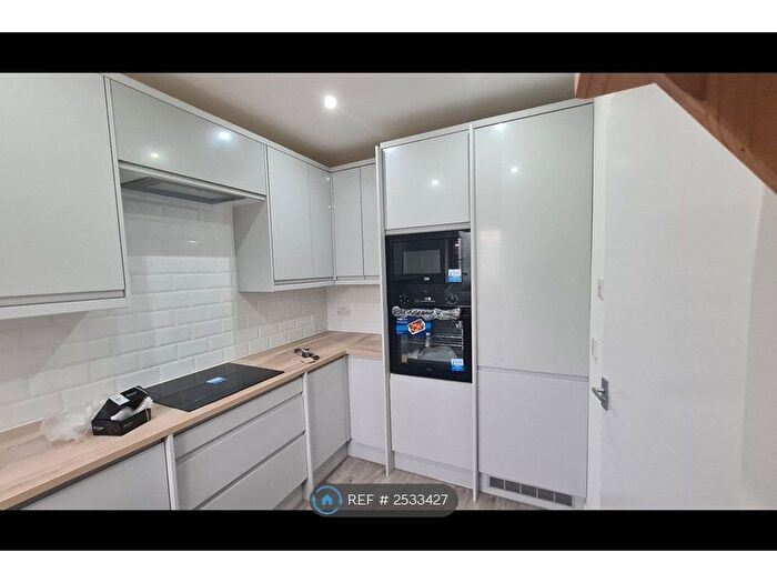 1 Bedroom Flat To Rent In Liardet Street, London, SE14