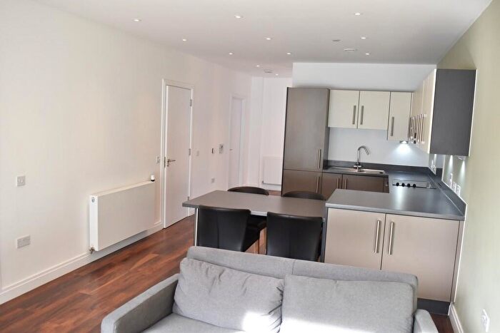 2 Bedroom Apartment To Rent In Artisans House, Abbott Road, E14