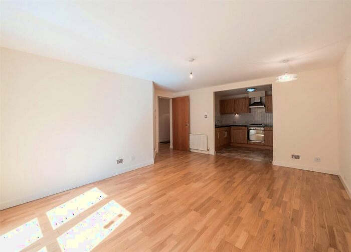 2 Bedroom Flat To Rent In Valleyfield Street, Edinburgh, EH3