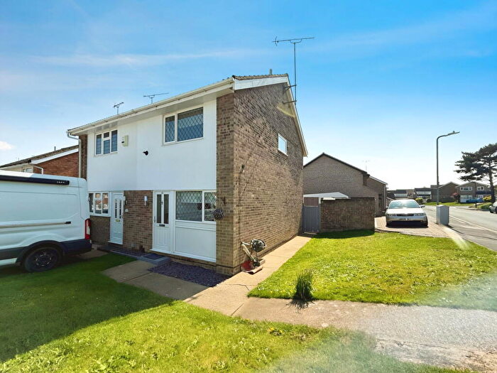 2 Bedroom Semi-Detached House To Rent In Court Crescent, Swanley, BR8