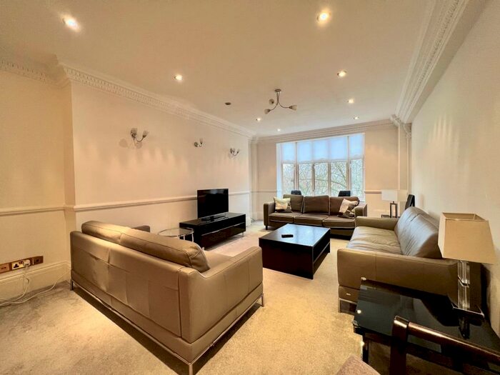 5 Bedroom Apartment To Rent In Park Road, St John Wood, NW8