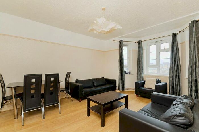 3 Bedroom Flat To Rent In Cowley Road, Brixton, London, SW9