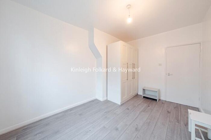 1 Bedroom Flat To Rent In Newburn Street Kennington, SE11