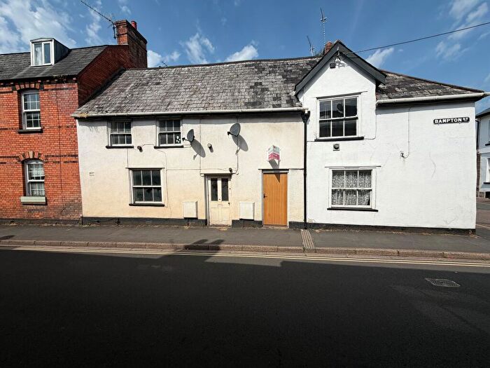 2 Bedroom Terraced House For Sale In Bampton Street, Tiverton, EX16