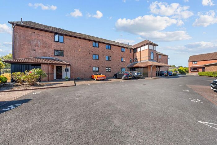 2 Bedroom Flat For Sale In Newsholme Close, Culcheth, WA3