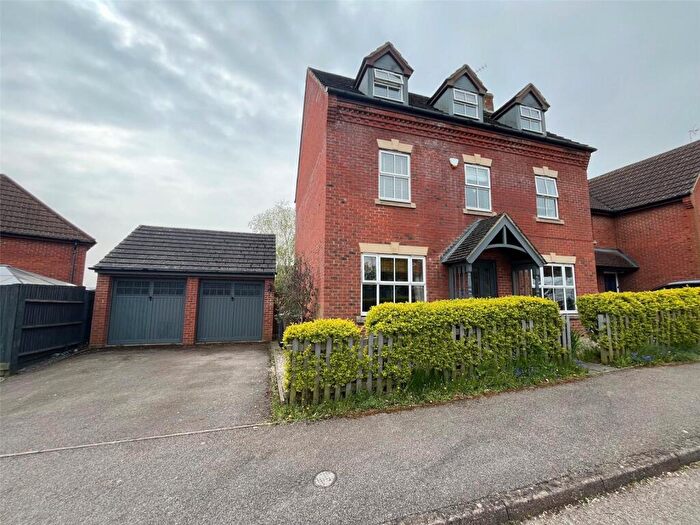 5 Bedroom Detached House For Sale In Nightingale Close, Daventry, Northamptonshire, NN11