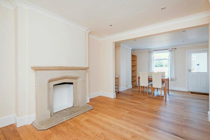 2 Bedroom Cottage To Rent In St. Leonards Road, Windsor, SL4