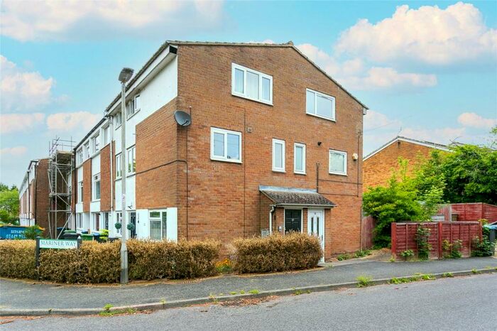 2 Bedroom Maisonette To Rent In Mariner Way, Hemel Hempstead, Hertfordshire, HP2