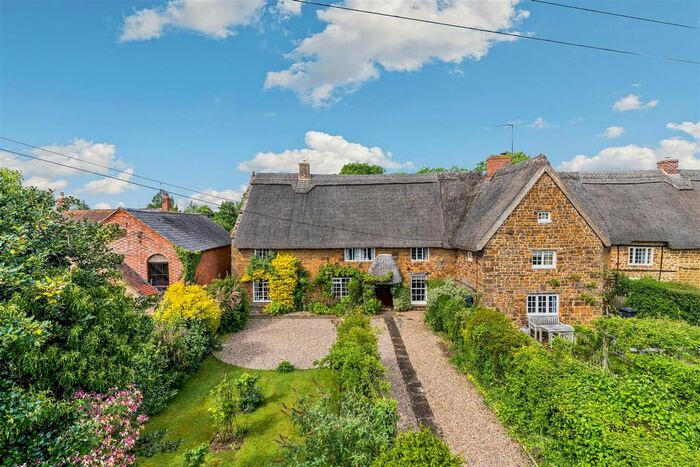 4 Bedroom Cottage For Sale In Knightcote, Southam, Warwickshire, CV47