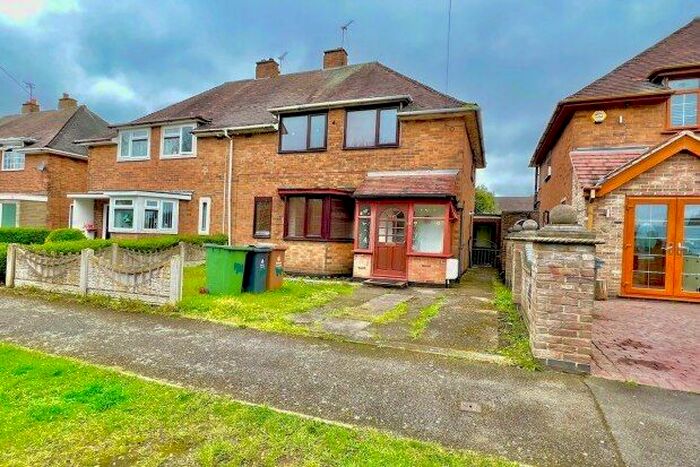 3 Bedroom Semi-Detached House To Rent In Hawbush Road, Walsall, WS3