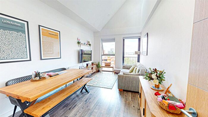 3 Bedroom Penthouse For Sale In Roper Court, George Leigh Street, Manchester, M4