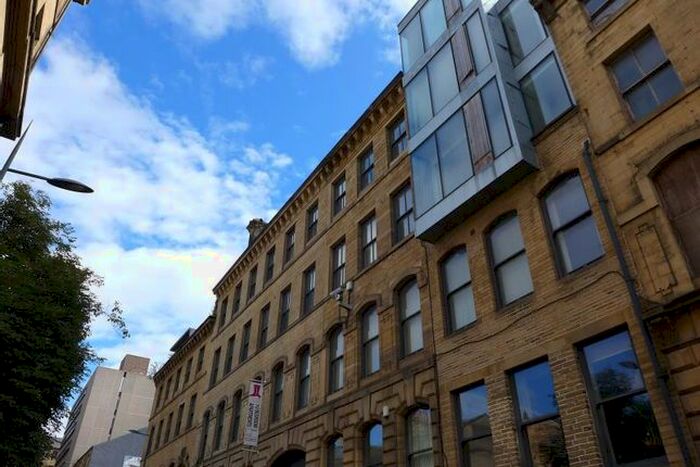 Studio To Rent In Flat Tayson House, Chapel Street, Bradford, BD1