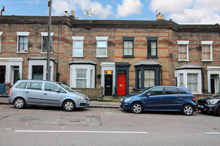 4 Bedroom Terraced House To Rent In Kenton Road, London, E9