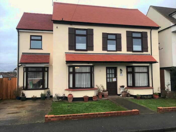 2 Bedroom Flat To Rent In Church Road, Hadleigh, Benfleet, SS7