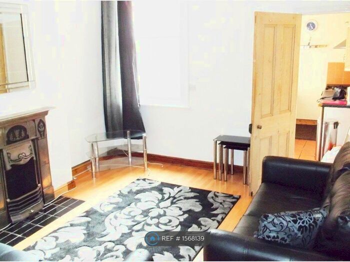 4 Bedroom Terraced House To Rent In Bulwer Road, Leicester, LE2