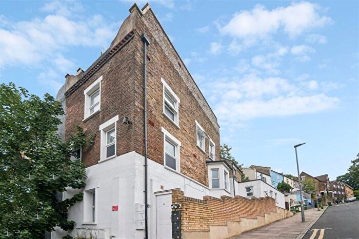 2 Bedroom Flat For Sale In Brookhill Road, Woolwich, SE18