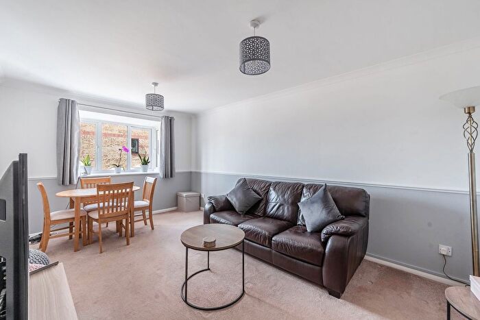 2 Bedroom Flat For Sale In Orkney House, Watford, WD18