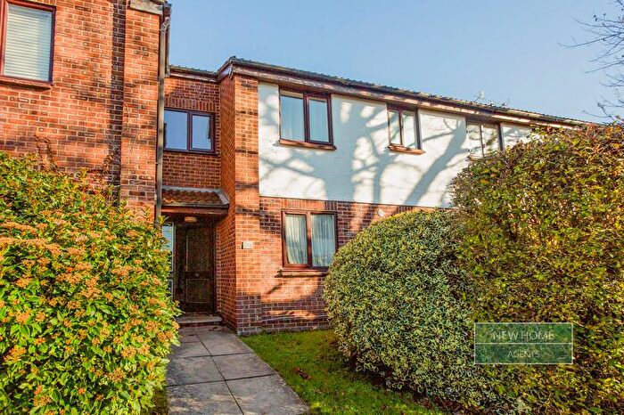 1 Bedroom Flat For Sale In Silvercourt, Fosse Way, Nailsea, Bristol, BS48