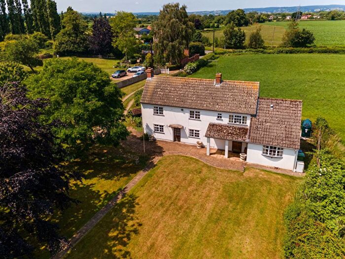 3 Bedroom Detached House For Sale In Kingston Road, Slimbridge, Gloucester, GL2