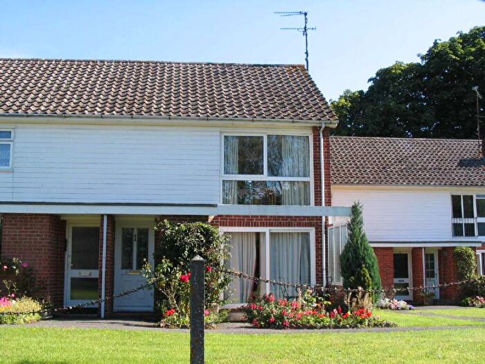 2 Bedroom Maisonette To Rent In Neville Close, Basingstoke, Hampshire, RG21