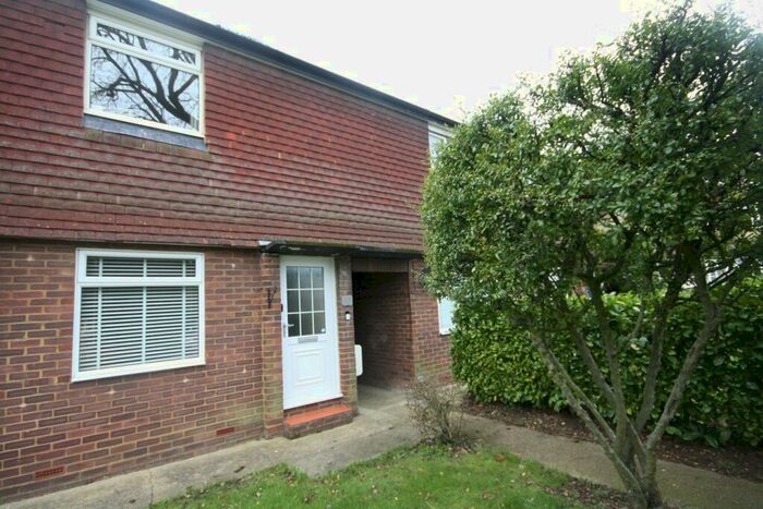 2 Bedroom Maisonette To Rent In Pinewood Green, Iver, SL0