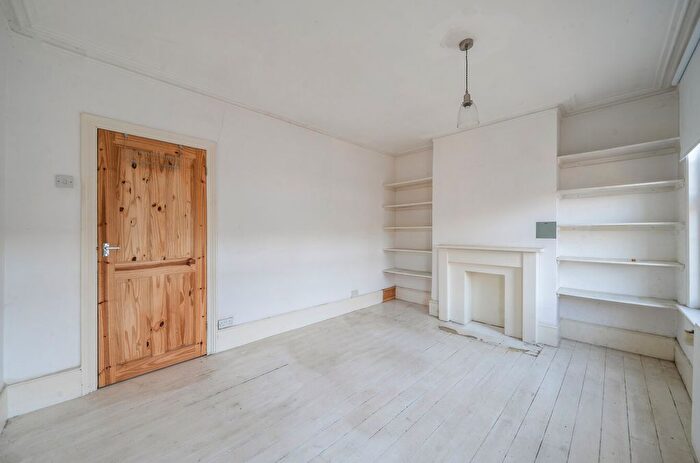2 Bedroom Terraced House For Sale In Clacton Road, London, E17