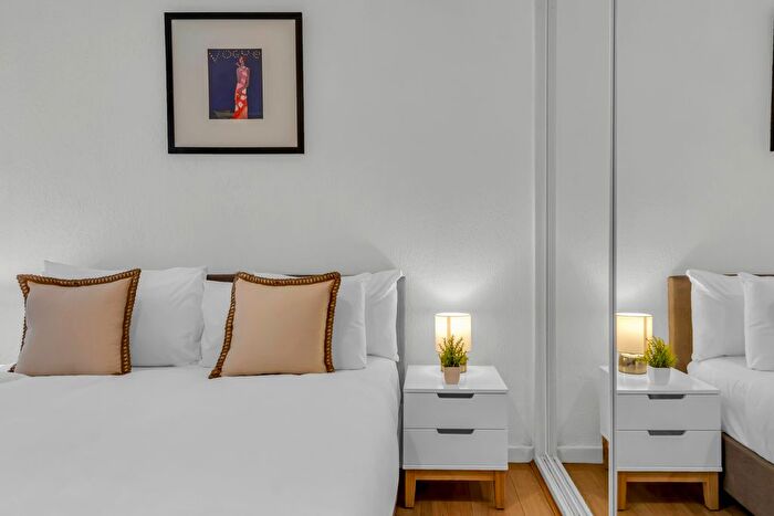 1 Bedroom Flat To Rent In Upper Thames Street, London, EC4V