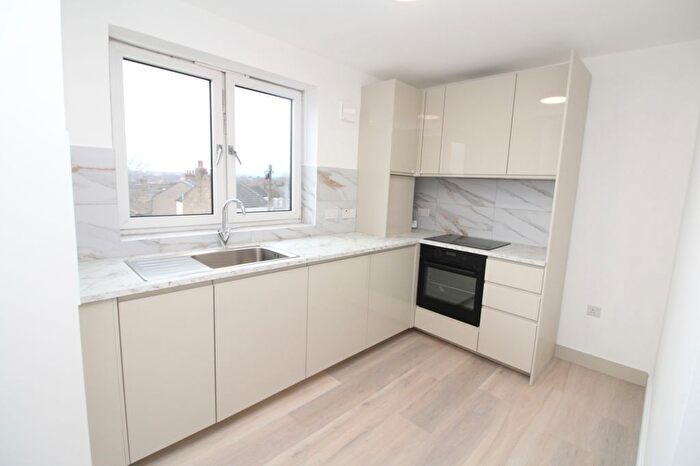 2 Bedroom Flat To Rent In Highclere Street, Sydenham, SE26