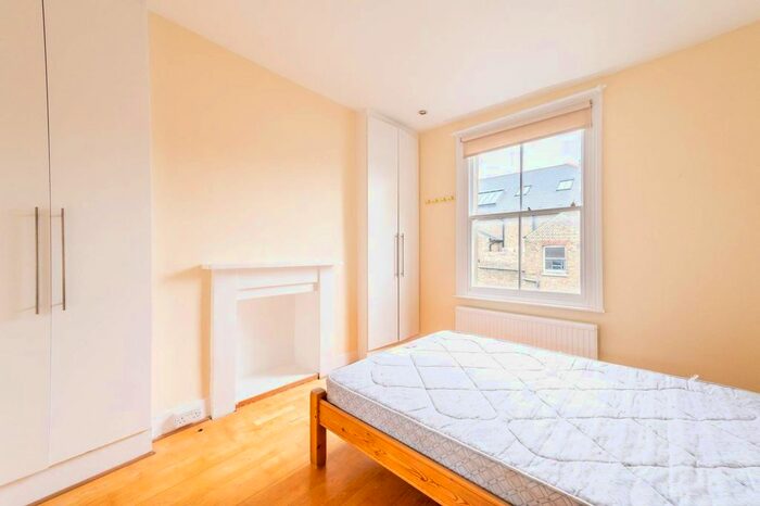 1 Bedroom Flat To Rent In Salcott Road, Battersea, London, SW11