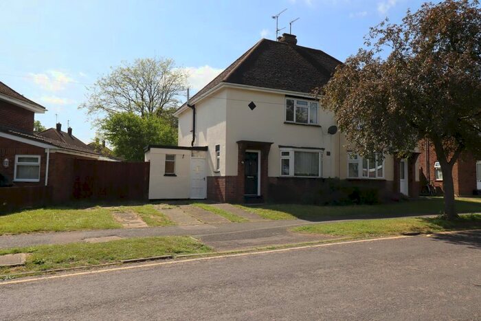 2 Bedroom Semi-Detached House To Rent In Westfield Road, Bletchley, Milton Keynes, MK2