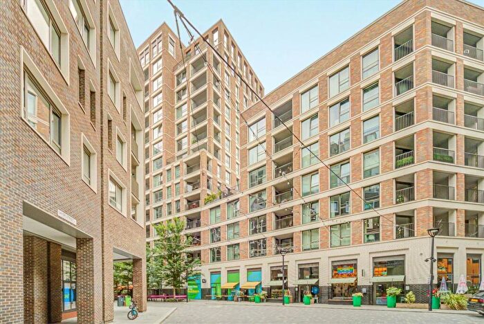 2 Bedroom Flat To Rent In Sayer Street, Elephant & Castle, SE17