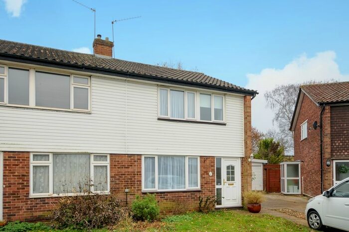 3 Bedroom Semi-Detached House To Rent In Lindley Road, Walton-On-Thames, KT12