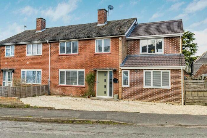 4 Bedroom Semi-Detached House For Sale In Elm Close, Tetsworth, OX9