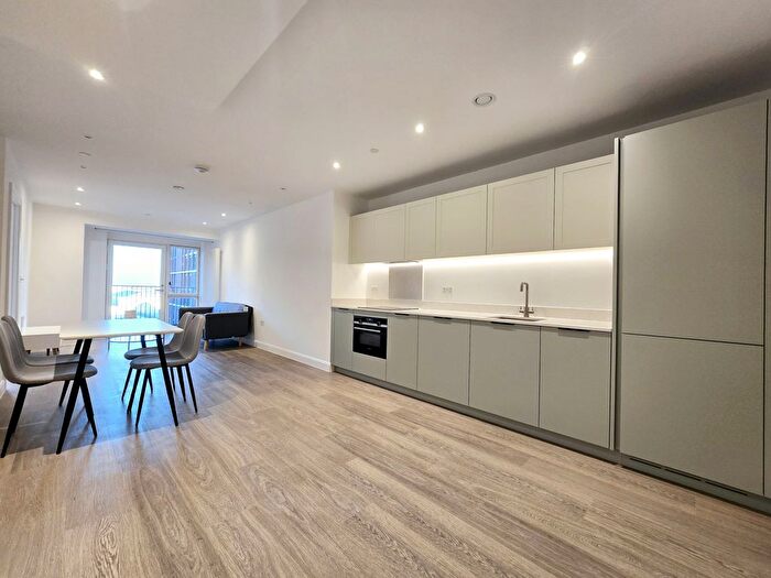 1 Bedroom Flat To Rent In Eden Place, Custom House, E16